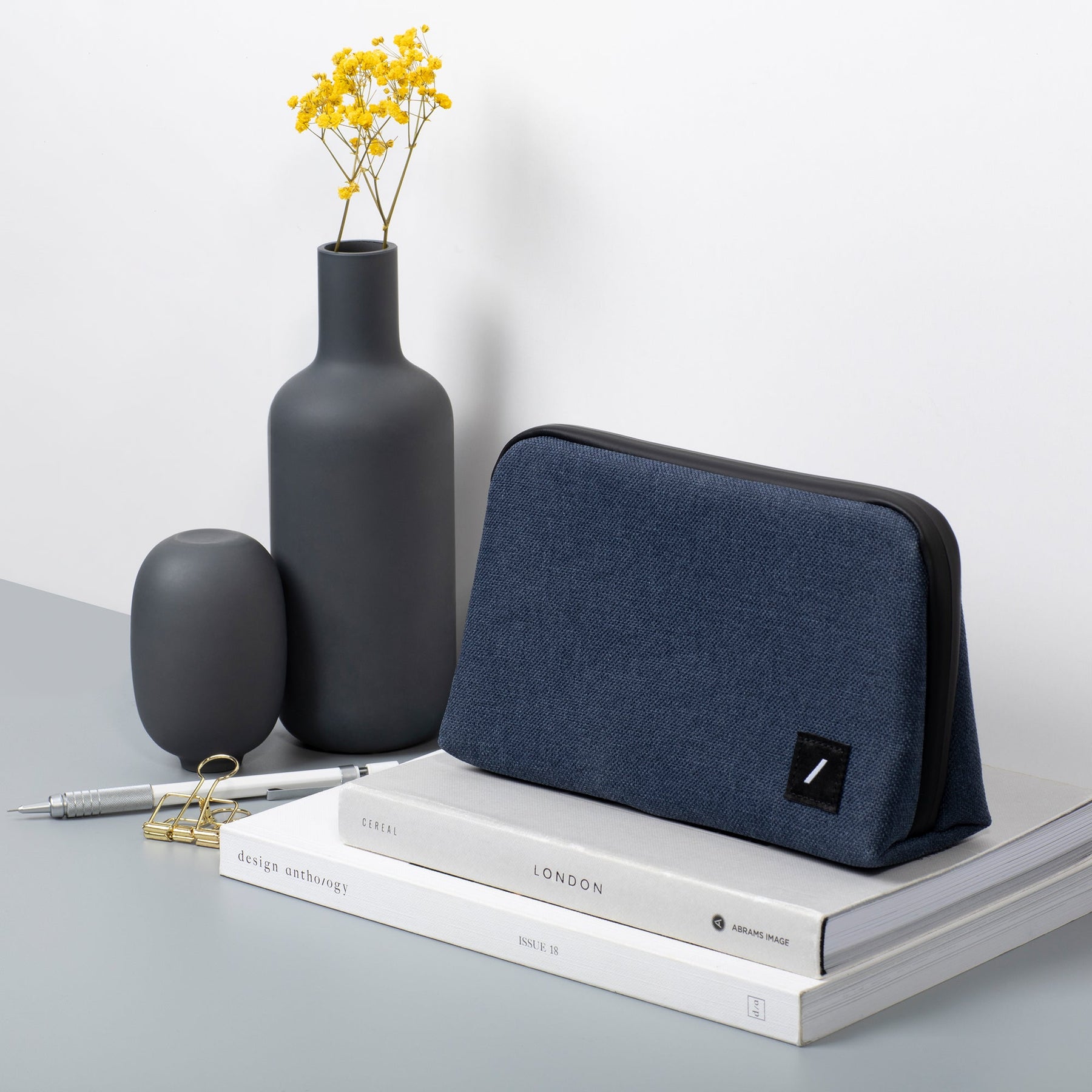 34391662493835,34391662526603,On-The-Go Essentials for MacBook 13"