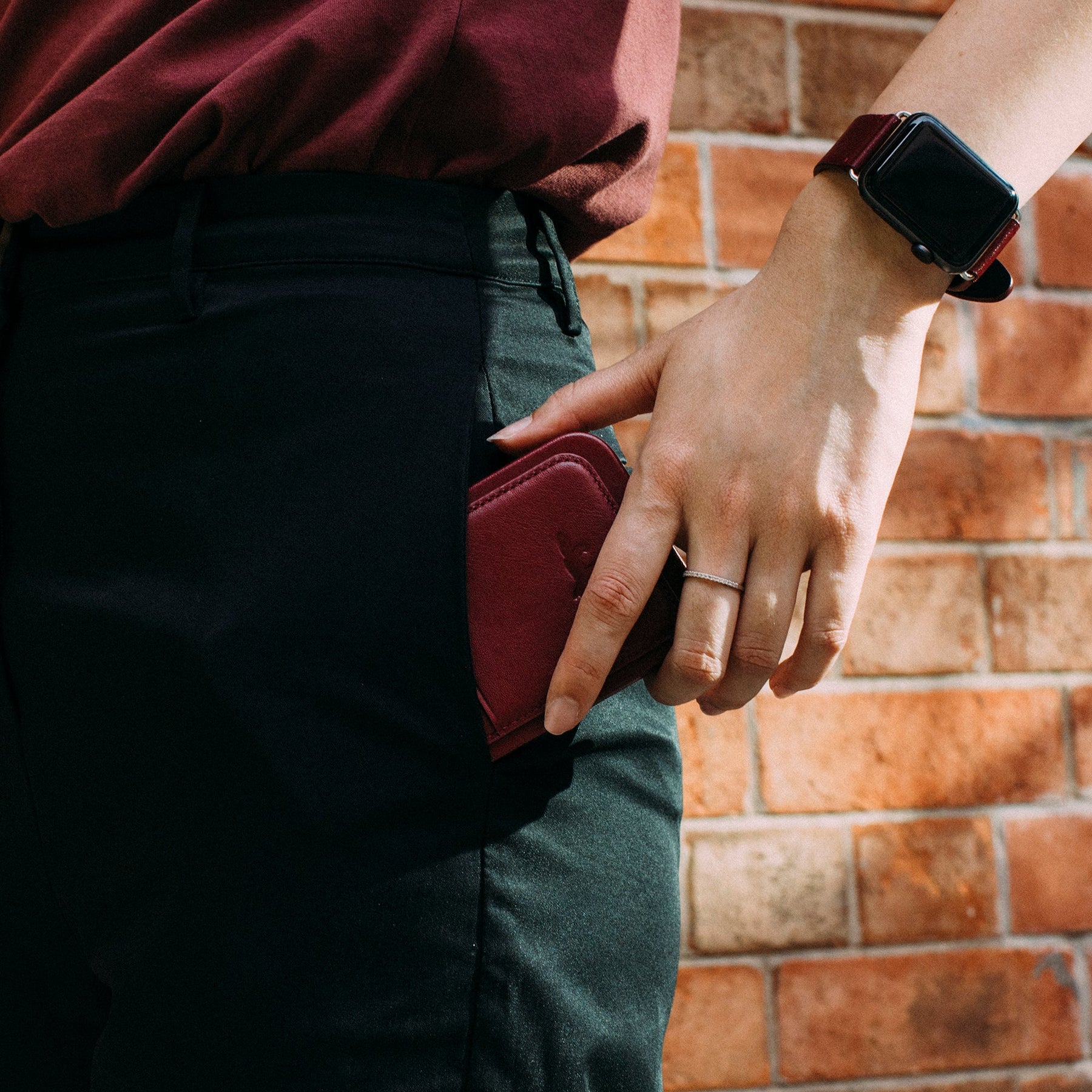 Profile Fox Leather Strap for Apple Watch (42 / 44 / 45mm)