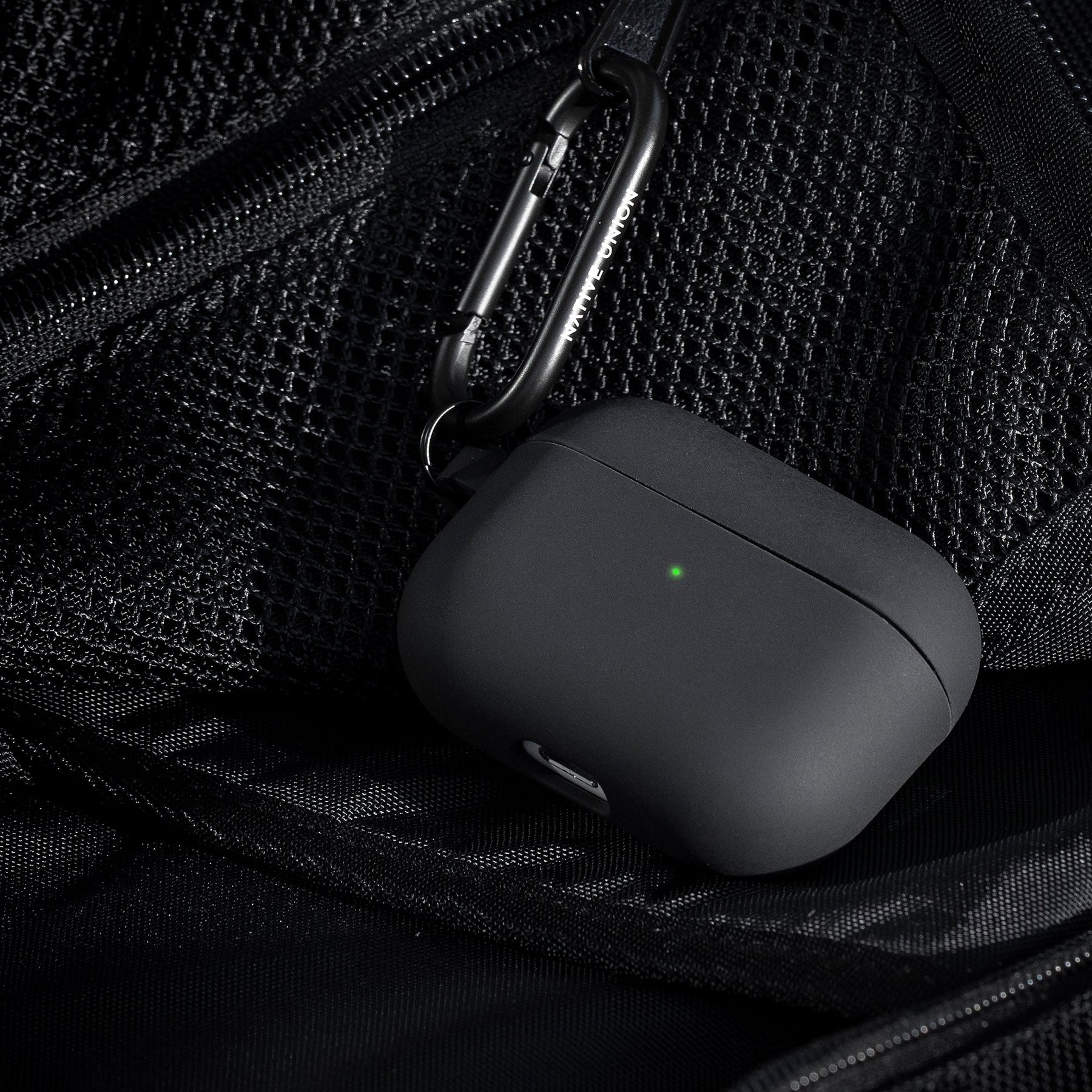 34391663739019,34391663771787,AirPods Pro Essentials
