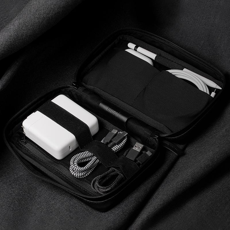 34391662493835,34391662526603,On-The-Go Essentials for MacBook 13"
