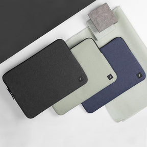34391662428299,34391662461067,On-The-Go Essentials for MacBook 15"